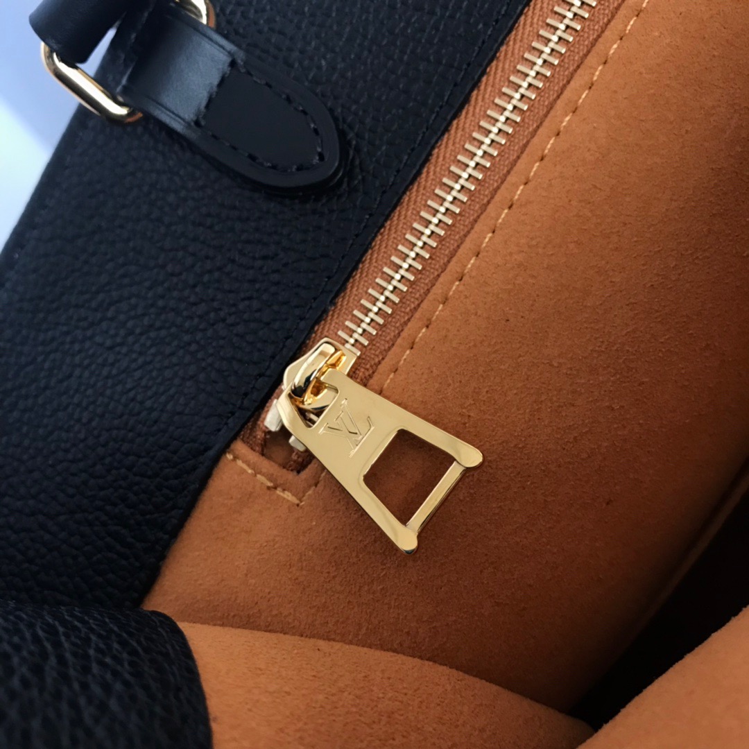 M44925, ONTHEGO GM, LOUIS VUITTON LV Women - Handbags - Shoulder Bags & Totes