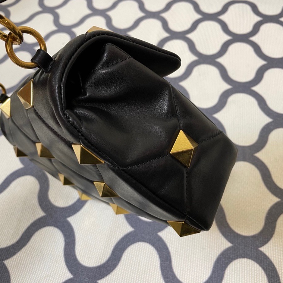 MEDIUM ROMAN STUD THE SHOULDER BAG IN NAPPA WITH CHAIN, Valentino bag