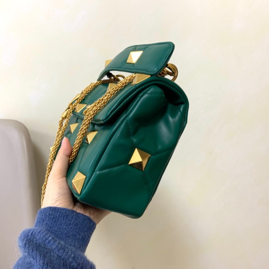 MEDIUM ROMAN STUD THE SHOULDER BAG IN NAPPA WITH CHAIN, Valentino bag