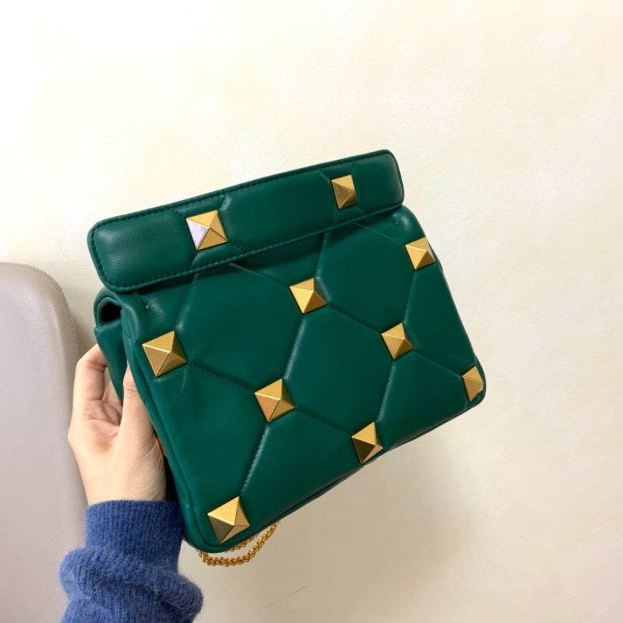 MEDIUM ROMAN STUD THE SHOULDER BAG IN NAPPA WITH CHAIN, Valentino bag