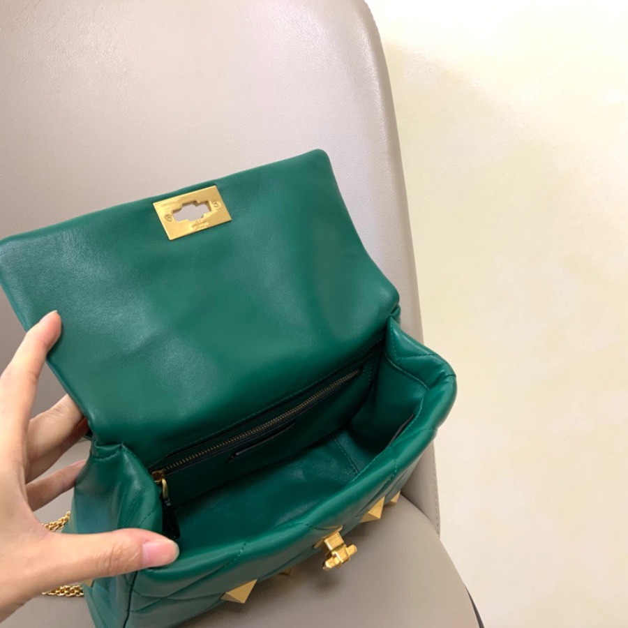 MEDIUM ROMAN STUD THE SHOULDER BAG IN NAPPA WITH CHAIN, Valentino bag