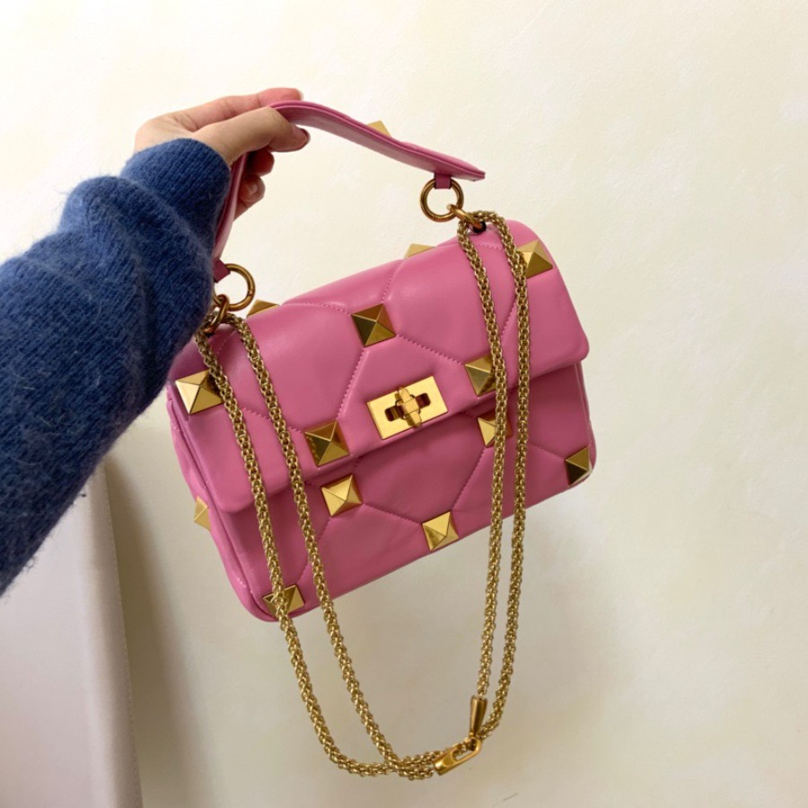 MEDIUM ROMAN STUD THE SHOULDER BAG IN NAPPA WITH CHAIN, Valentino bag