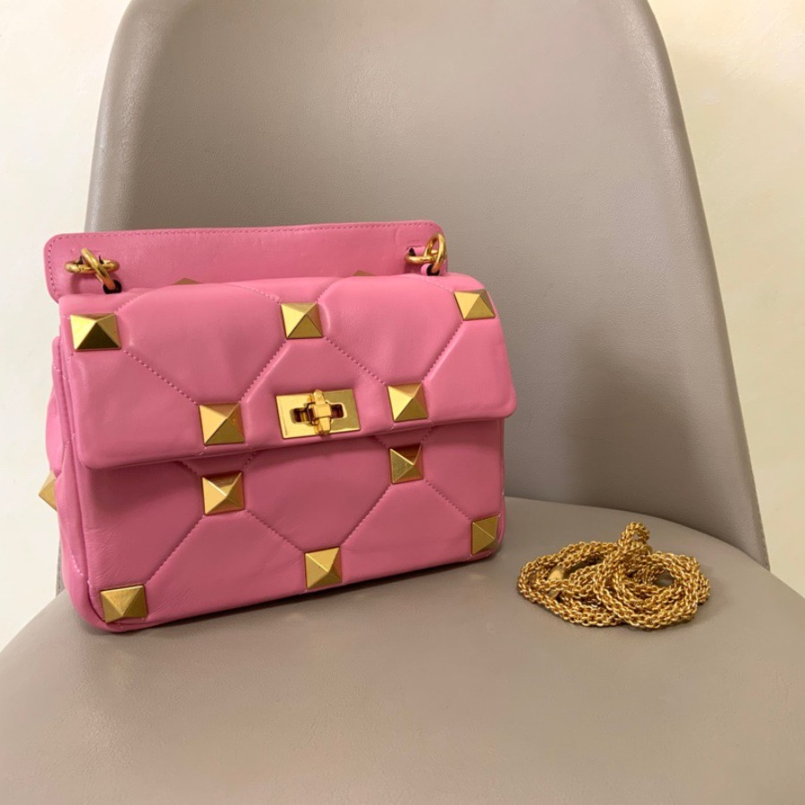 MEDIUM ROMAN STUD THE SHOULDER BAG IN NAPPA WITH CHAIN, Valentino bag
