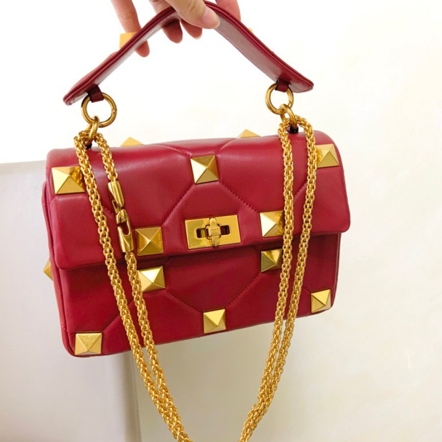 MEDIUM ROMAN STUD THE SHOULDER BAG IN NAPPA WITH CHAIN, Valentino bag
