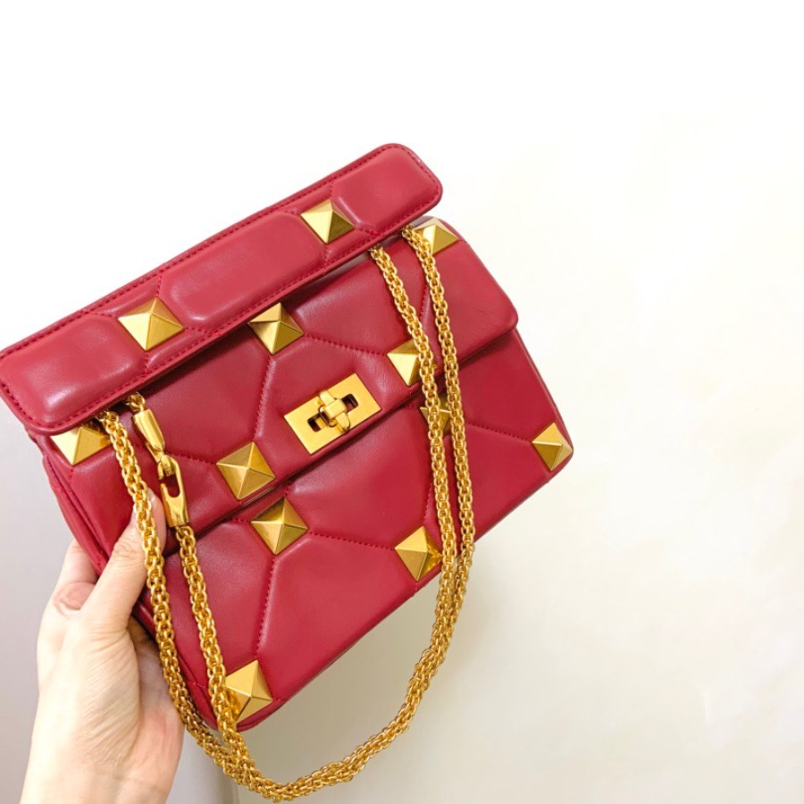 MEDIUM ROMAN STUD THE SHOULDER BAG IN NAPPA WITH CHAIN, Valentino bag