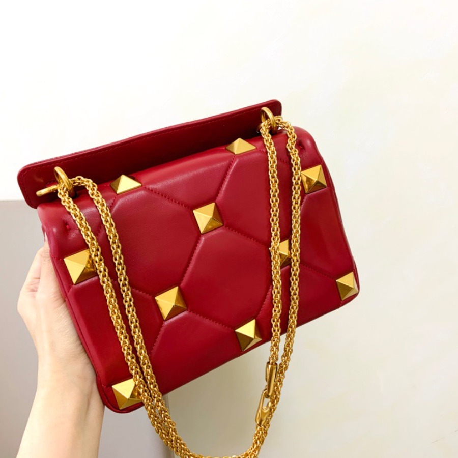 MEDIUM ROMAN STUD THE SHOULDER BAG IN NAPPA WITH CHAIN, Valentino bag