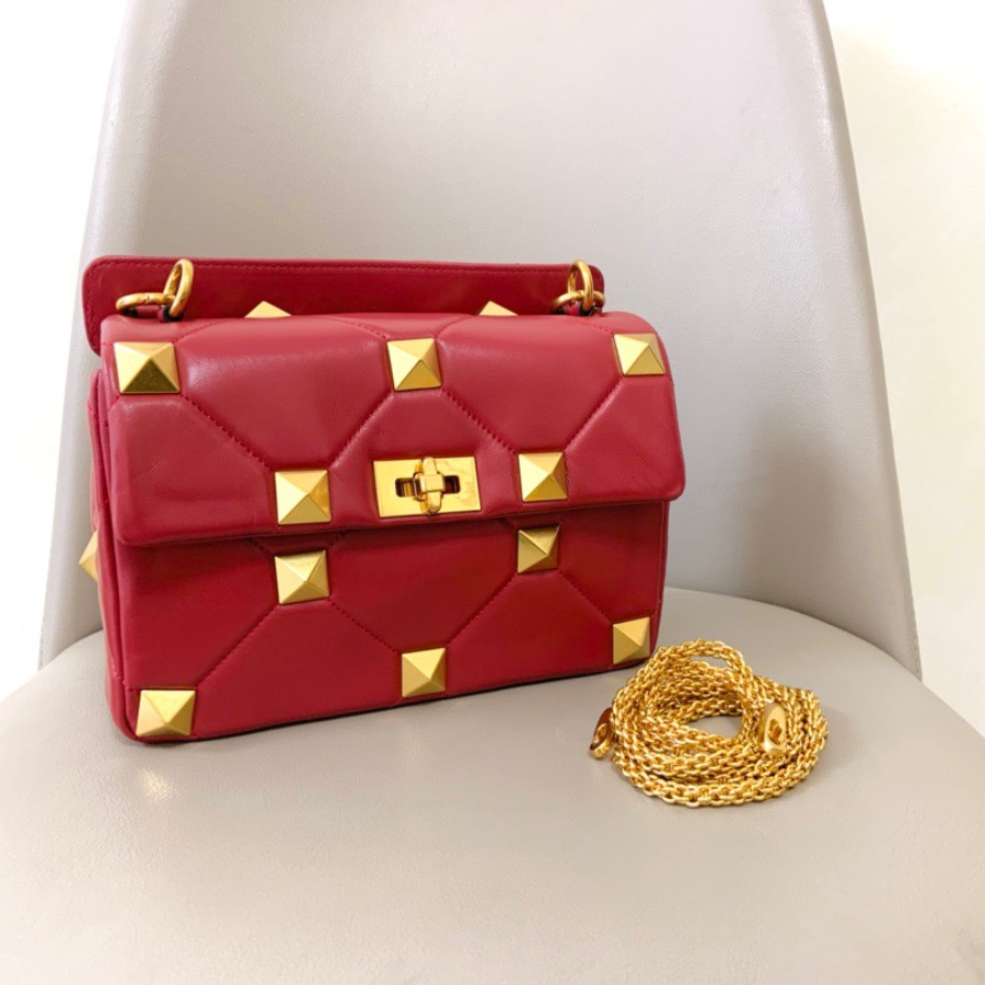 MEDIUM ROMAN STUD THE SHOULDER BAG IN NAPPA WITH CHAIN, Valentino bag
