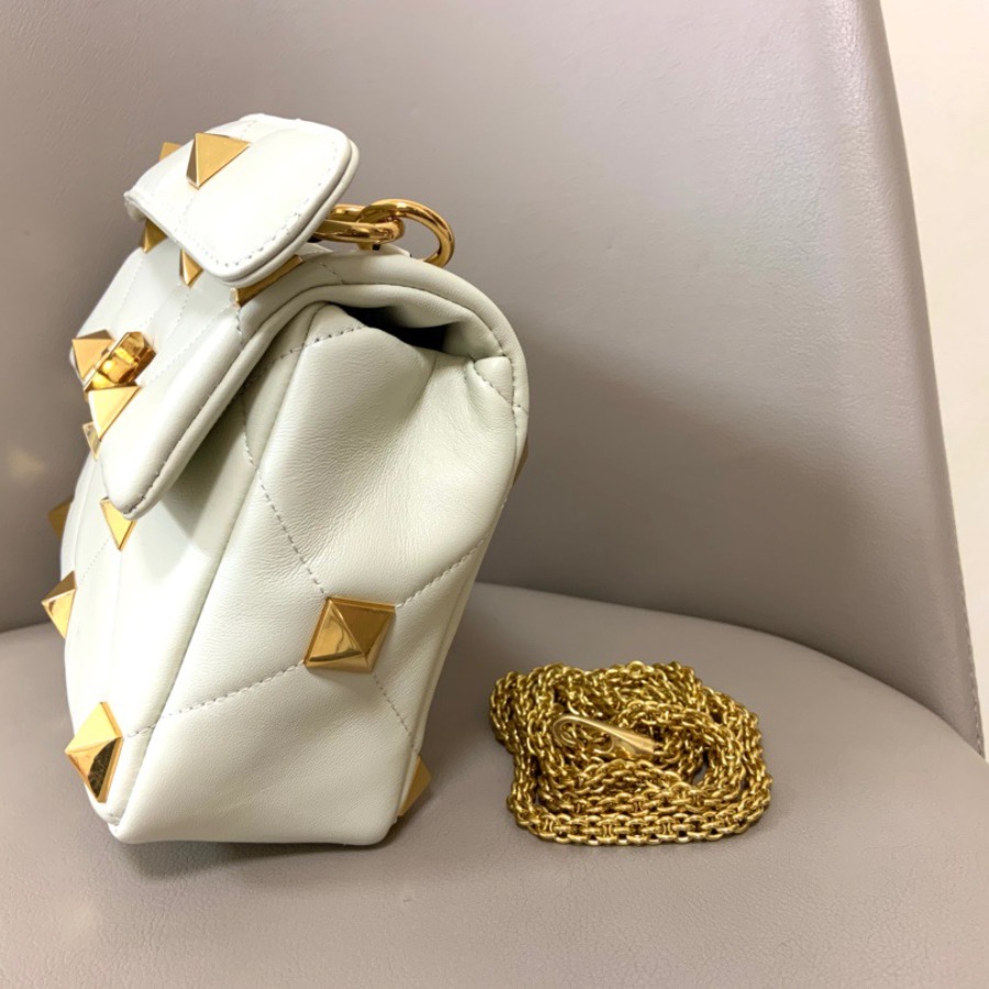MEDIUM ROMAN STUD THE SHOULDER BAG IN NAPPA WITH CHAIN, Valentino bag