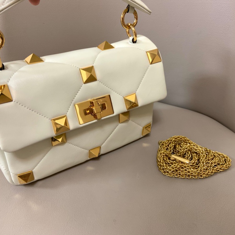MEDIUM ROMAN STUD THE SHOULDER BAG IN NAPPA WITH CHAIN, Valentino bag