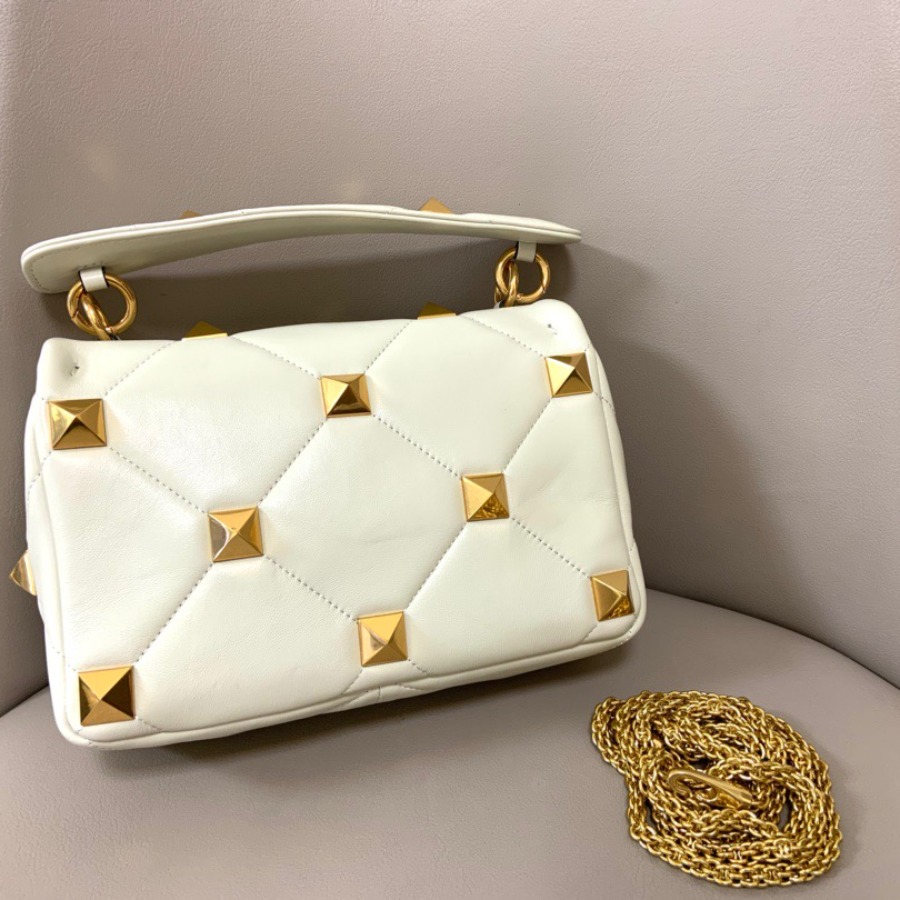 MEDIUM ROMAN STUD THE SHOULDER BAG IN NAPPA WITH CHAIN, Valentino bag