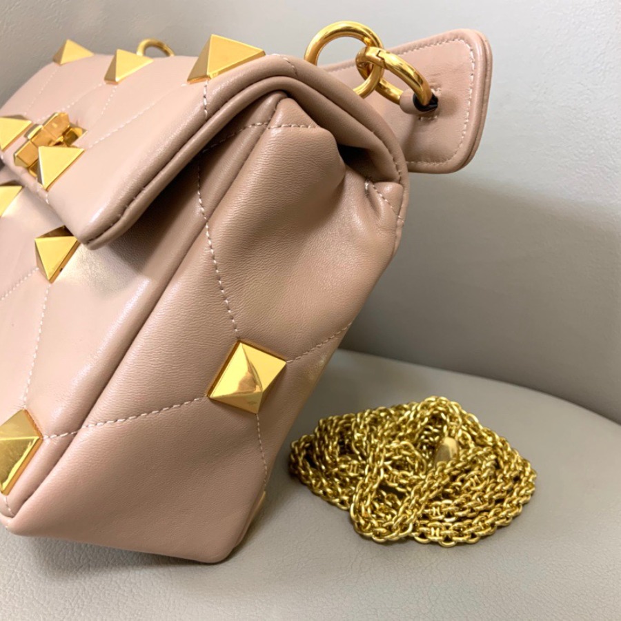 MEDIUM ROMAN STUD THE SHOULDER BAG IN NAPPA WITH CHAIN, Valentino bag
