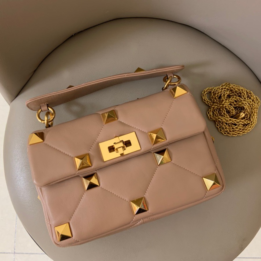 MEDIUM ROMAN STUD THE SHOULDER BAG IN NAPPA WITH CHAIN, Valentino bag