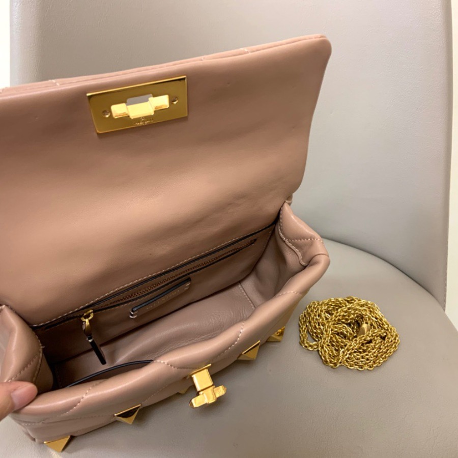 MEDIUM ROMAN STUD THE SHOULDER BAG IN NAPPA WITH CHAIN, Valentino bag