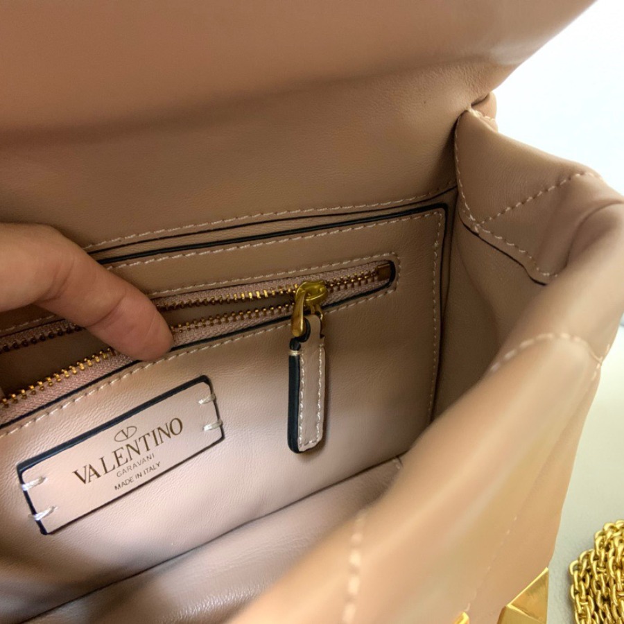 MEDIUM ROMAN STUD THE SHOULDER BAG IN NAPPA WITH CHAIN, Valentino bag