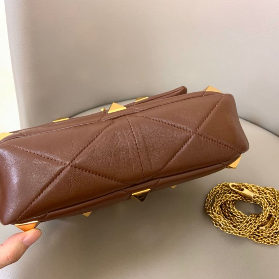 MEDIUM ROMAN STUD THE SHOULDER BAG IN NAPPA WITH CHAIN, Valentino bag