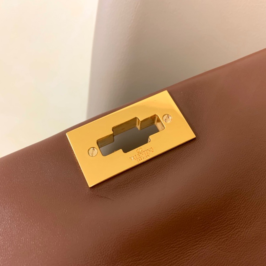 MEDIUM ROMAN STUD THE SHOULDER BAG IN NAPPA WITH CHAIN, Valentino bag