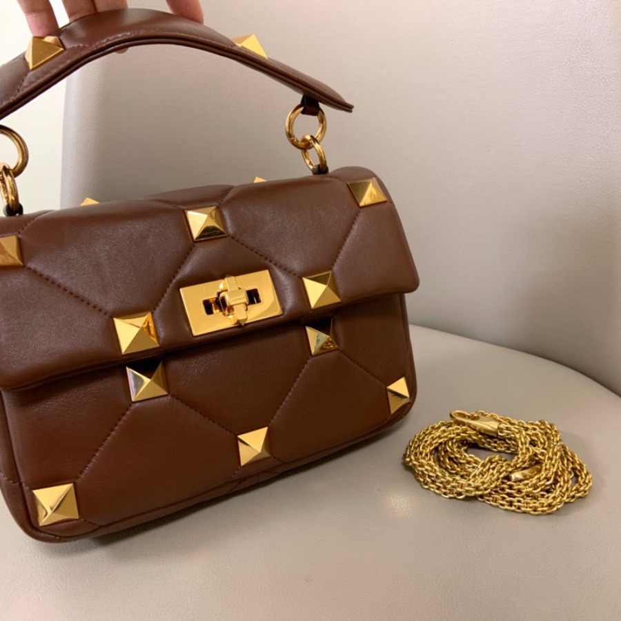 MEDIUM ROMAN STUD THE SHOULDER BAG IN NAPPA WITH CHAIN, Valentino bag