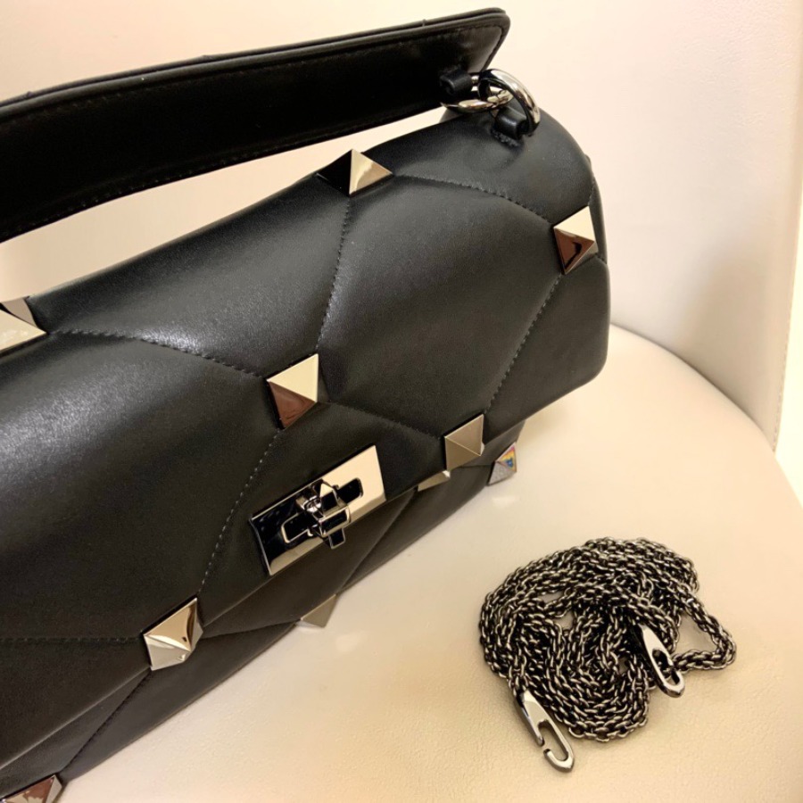 MEDIUM ROMAN STUD THE SHOULDER BAG IN NAPPA WITH CHAIN, Valentino bag