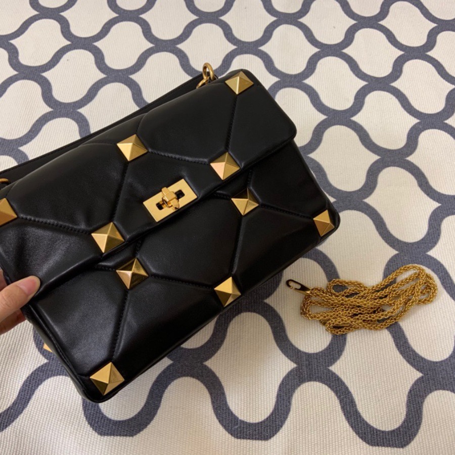LARGE ROMAN STUD THE SHOULDER BAG IN NAPPA WITH CHAIN,  Valentino bag