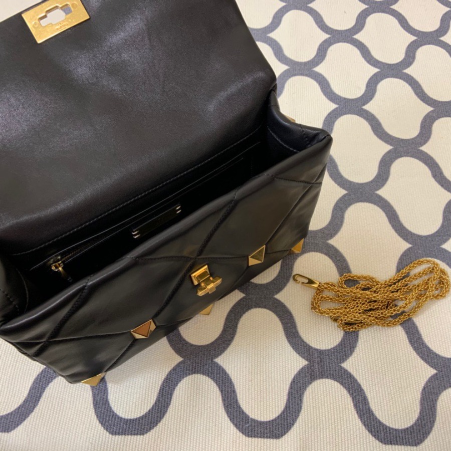 LARGE ROMAN STUD THE SHOULDER BAG IN NAPPA WITH CHAIN,  Valentino bag