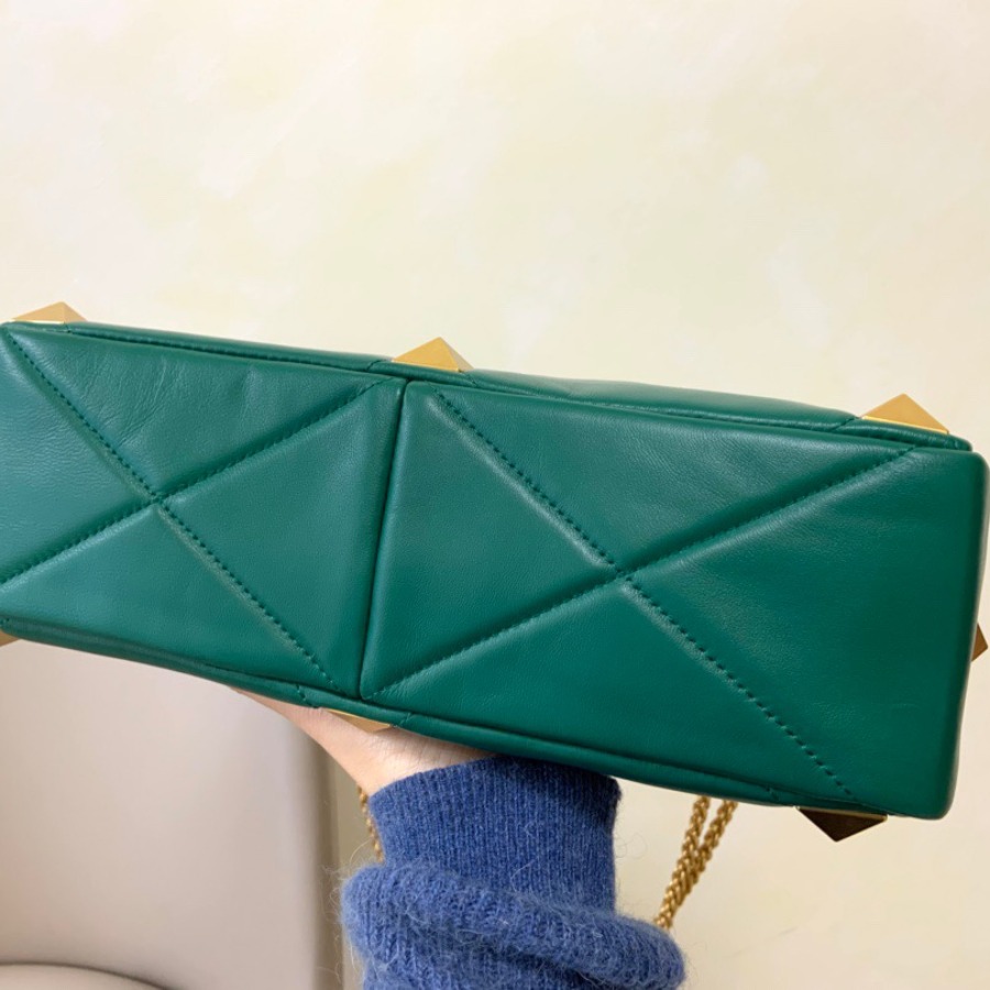 LARGE ROMAN STUD THE SHOULDER BAG IN NAPPA WITH CHAIN,  Valentino bag