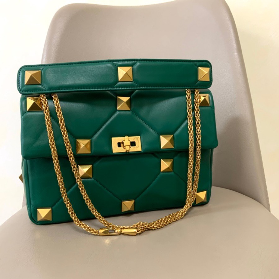 LARGE ROMAN STUD THE SHOULDER BAG IN NAPPA WITH CHAIN,  Valentino bag