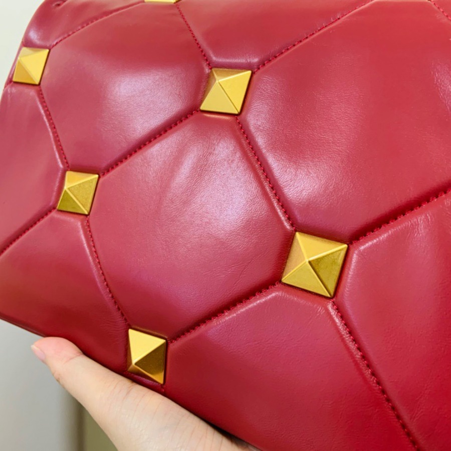 LARGE ROMAN STUD THE SHOULDER BAG IN NAPPA WITH CHAIN,  Valentino bag