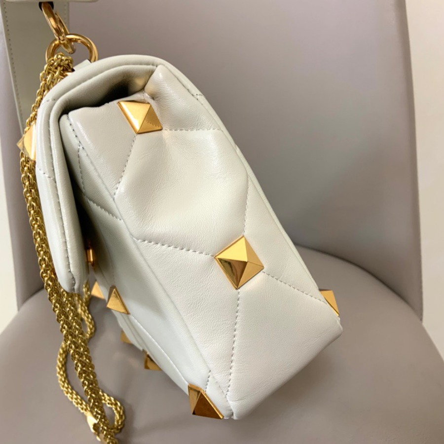 LARGE ROMAN STUD THE SHOULDER BAG IN NAPPA WITH CHAIN,  Valentino bag