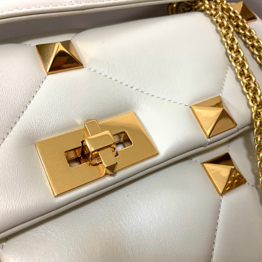 LARGE ROMAN STUD THE SHOULDER BAG IN NAPPA WITH CHAIN,  Valentino bag