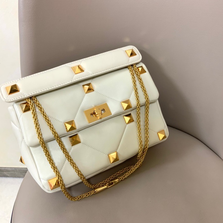 LARGE ROMAN STUD THE SHOULDER BAG IN NAPPA WITH CHAIN,  Valentino bag