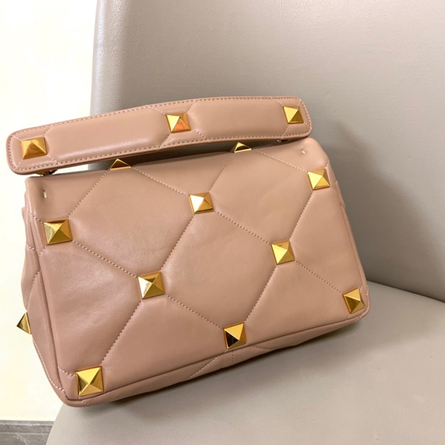 LARGE ROMAN STUD THE SHOULDER BAG IN NAPPA WITH CHAIN,  Valentino bag