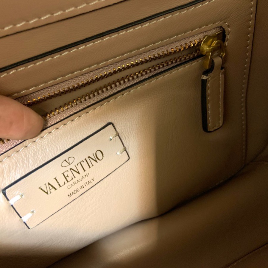 LARGE ROMAN STUD THE SHOULDER BAG IN NAPPA WITH CHAIN,  Valentino bag
