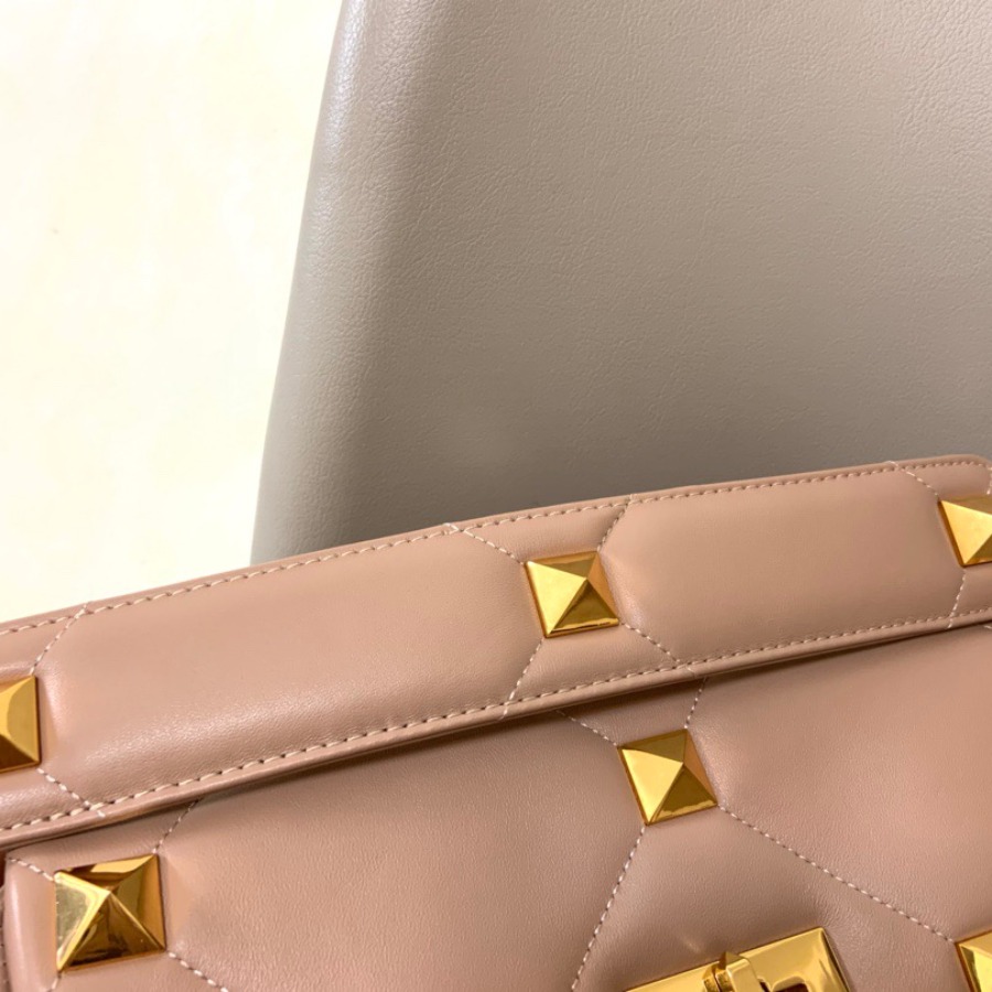 LARGE ROMAN STUD THE SHOULDER BAG IN NAPPA WITH CHAIN,  Valentino bag