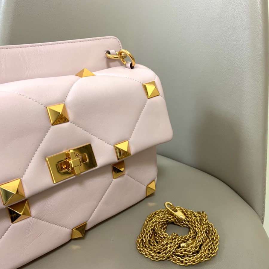 LARGE ROMAN STUD THE SHOULDER BAG IN NAPPA WITH CHAIN,  Valentino bag