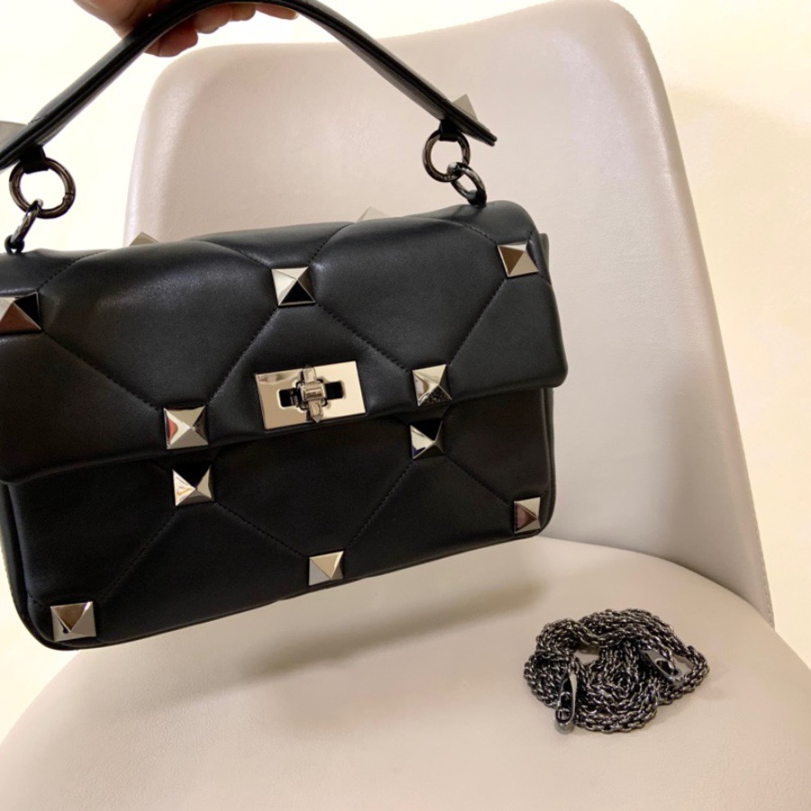 LARGE ROMAN STUD THE SHOULDER BAG IN NAPPA WITH CHAIN,  Valentino bag