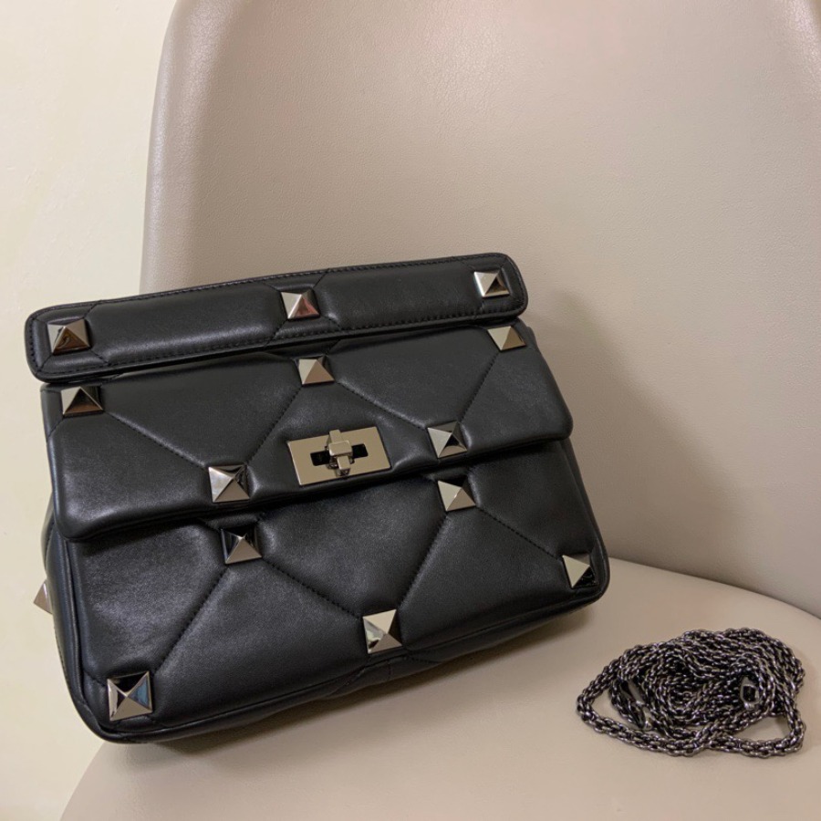 LARGE ROMAN STUD THE SHOULDER BAG IN NAPPA WITH CHAIN,  Valentino bag