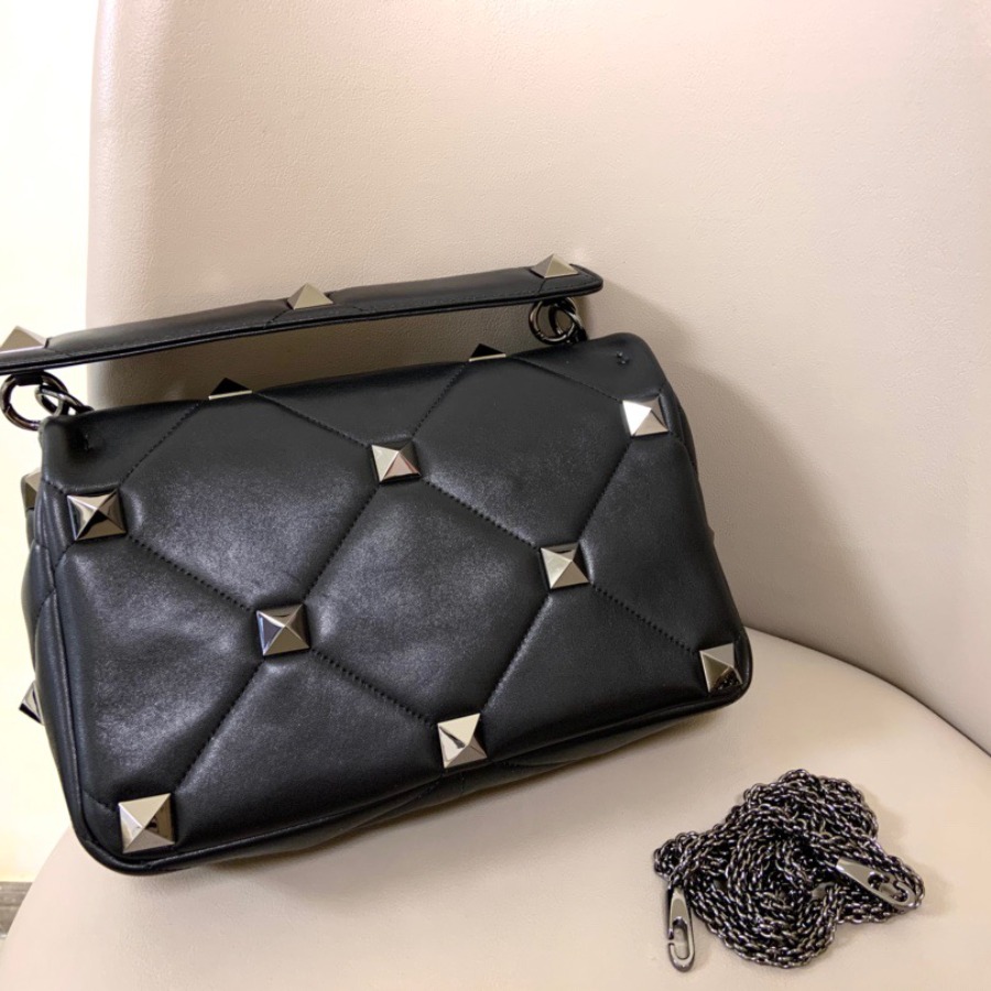 LARGE ROMAN STUD THE SHOULDER BAG IN NAPPA WITH CHAIN,  Valentino bag