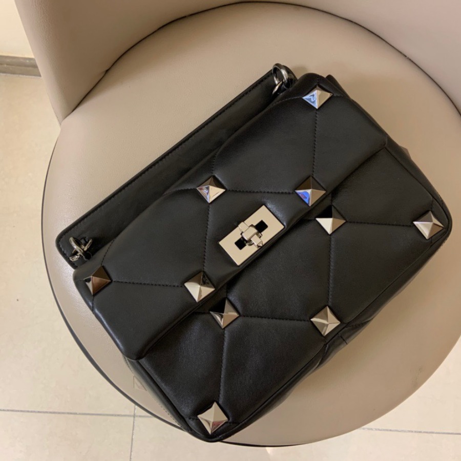 LARGE ROMAN STUD THE SHOULDER BAG IN NAPPA WITH CHAIN,  Valentino bag