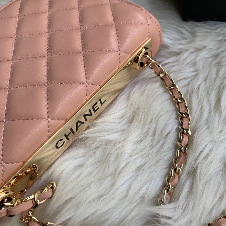 Wallet on Chain, Lambskin & Gold-Tone Metal, WOC CHANEL