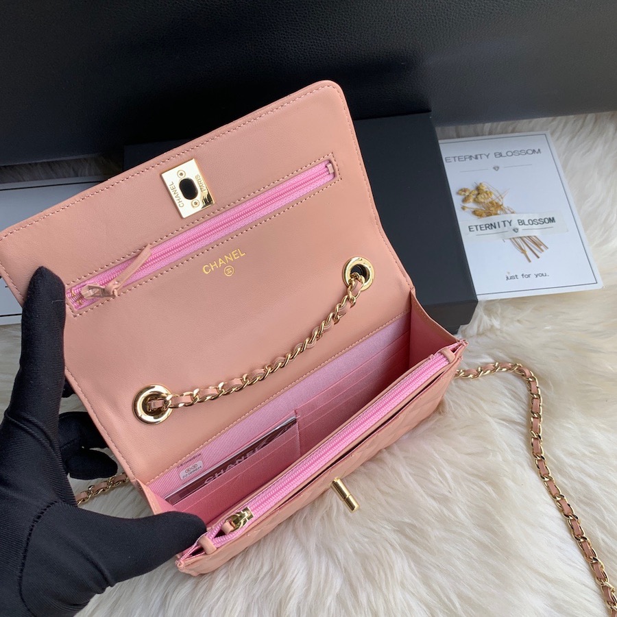 Wallet on Chain, Lambskin & Gold-Tone Metal, WOC CHANEL