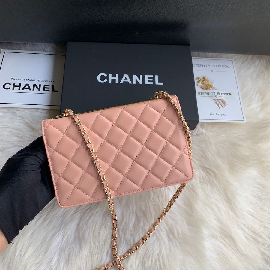 Wallet on Chain, Lambskin & Gold-Tone Metal, WOC CHANEL