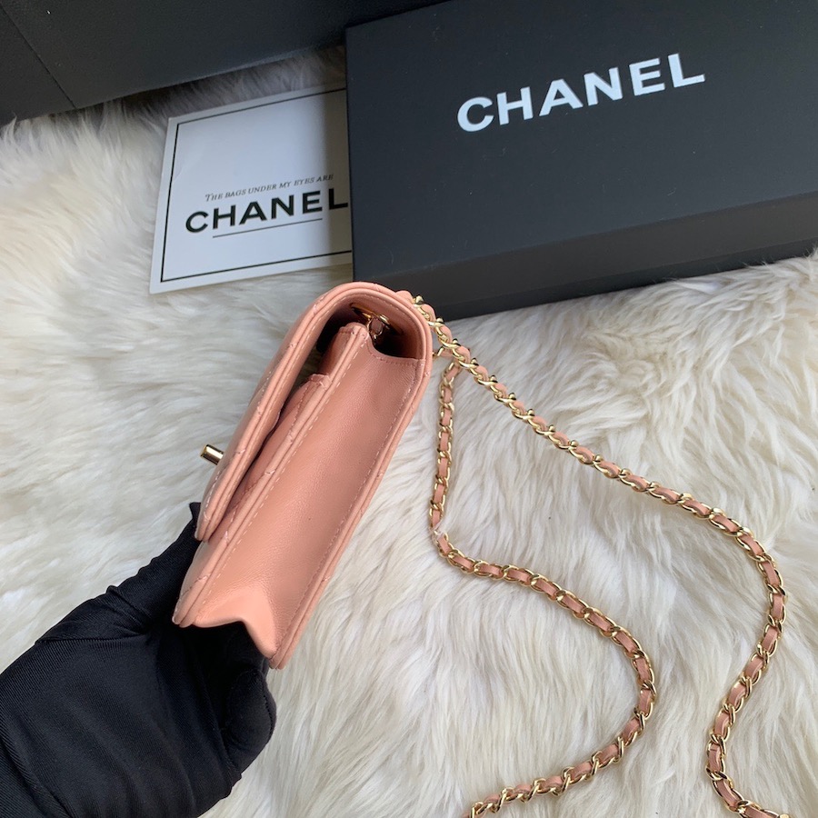 Wallet on Chain, Lambskin & Gold-Tone Metal, WOC CHANEL