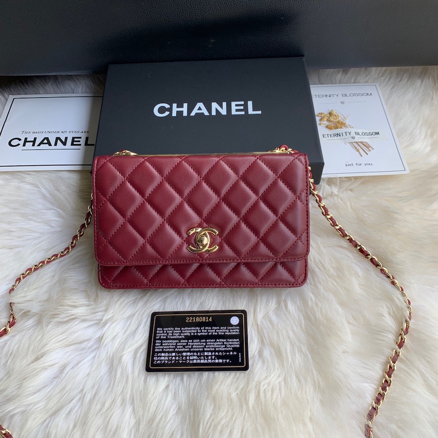 Wallet on Chain, Lambskin & Gold-Tone Metal, WOC CHANEL