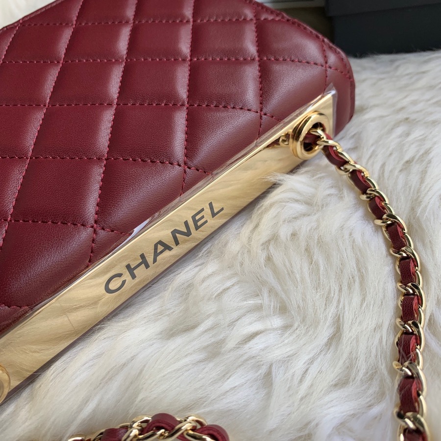 Wallet on Chain, Lambskin & Gold-Tone Metal, WOC CHANEL
