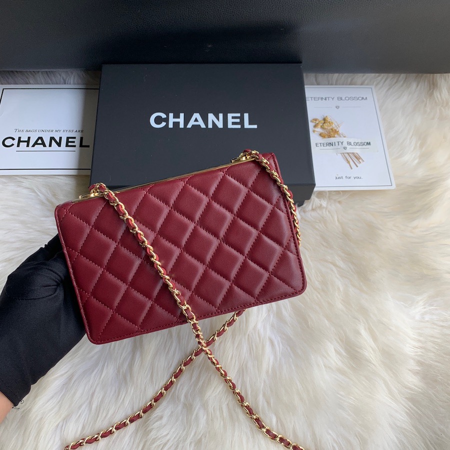 Wallet on Chain, Lambskin & Gold-Tone Metal, WOC CHANEL