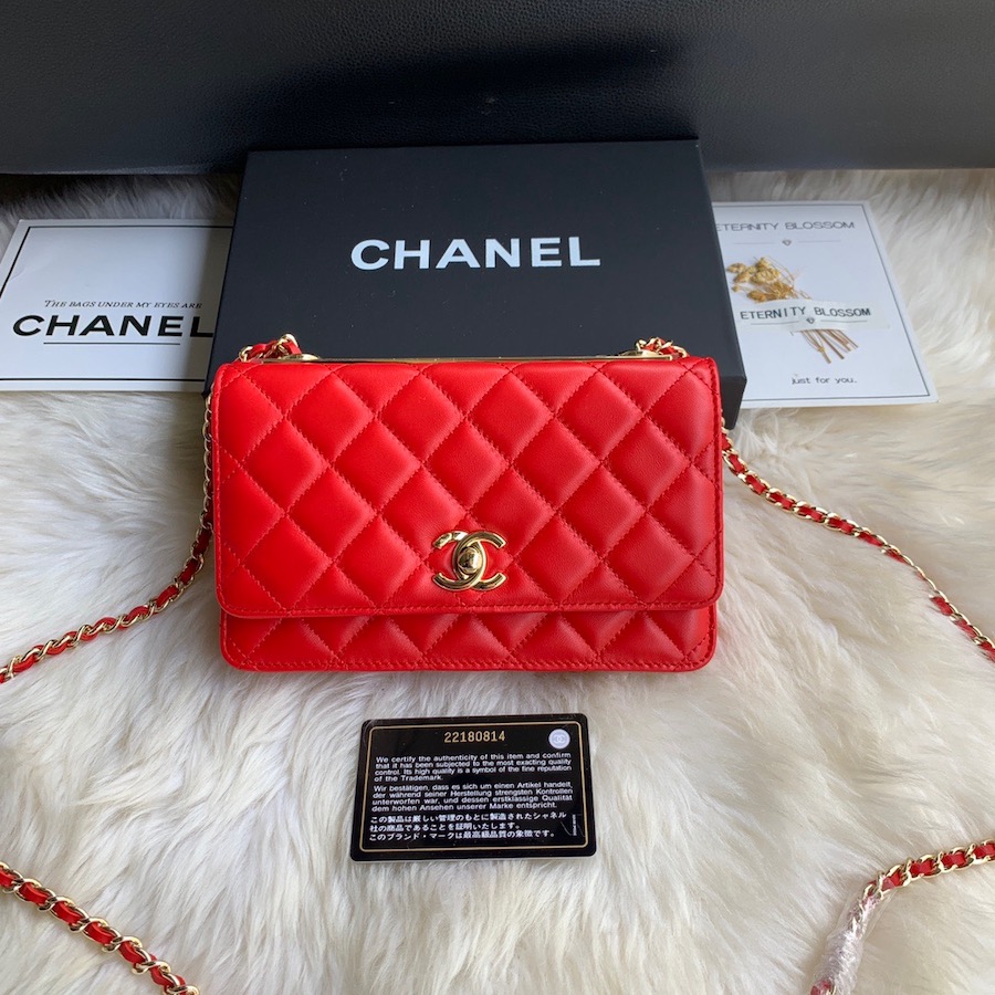 Wallet on Chain, Lambskin & Gold-Tone Metal, WOC CHANEL