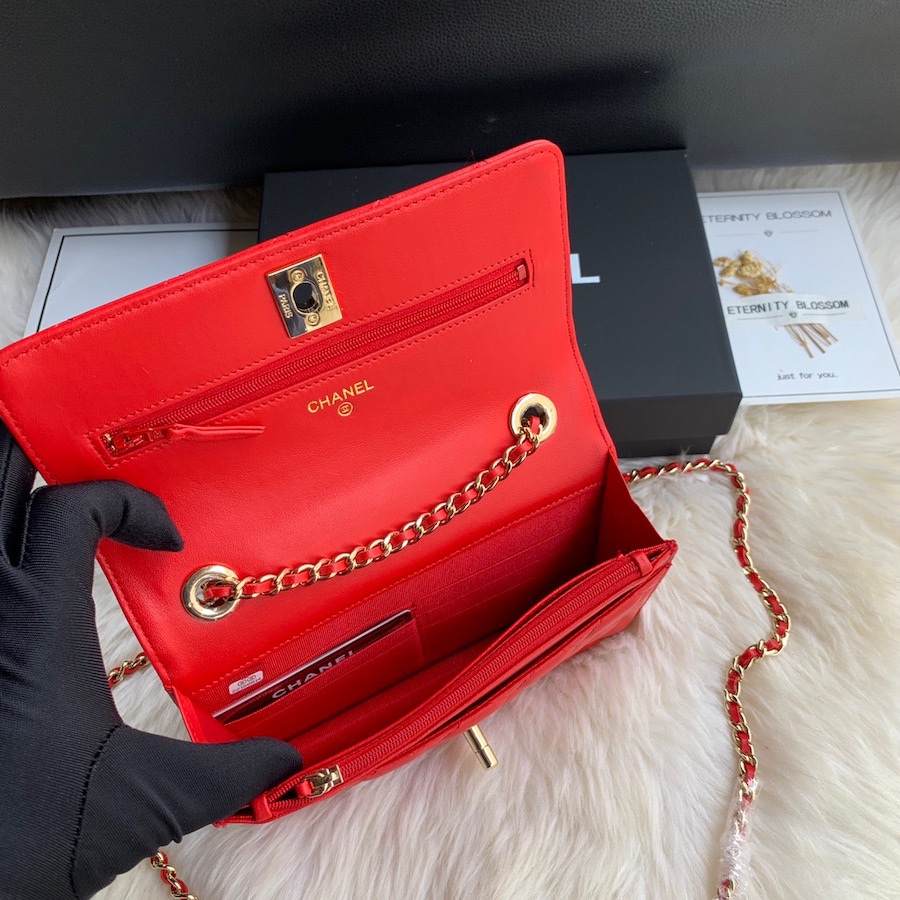 Wallet on Chain, Lambskin & Gold-Tone Metal, WOC CHANEL