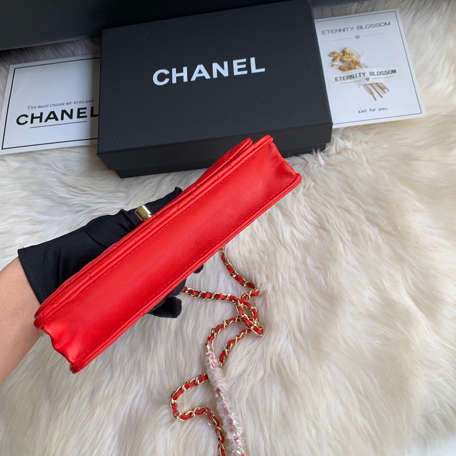 Wallet on Chain, Lambskin & Gold-Tone Metal, WOC CHANEL