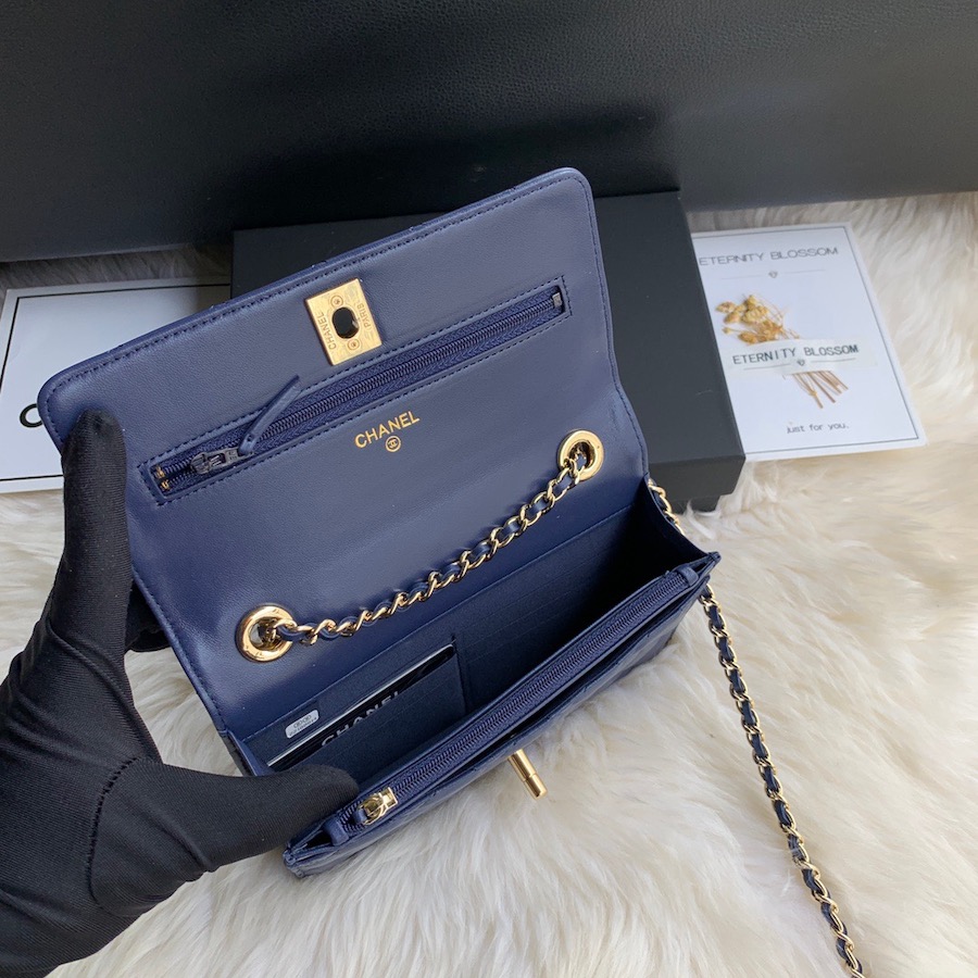 Wallet on Chain, Lambskin & Gold-Tone Metal, WOC CHANEL