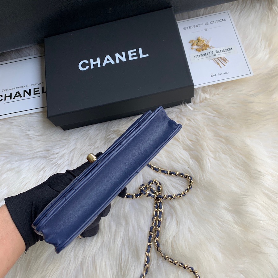 Wallet on Chain, Lambskin & Gold-Tone Metal, WOC CHANEL
